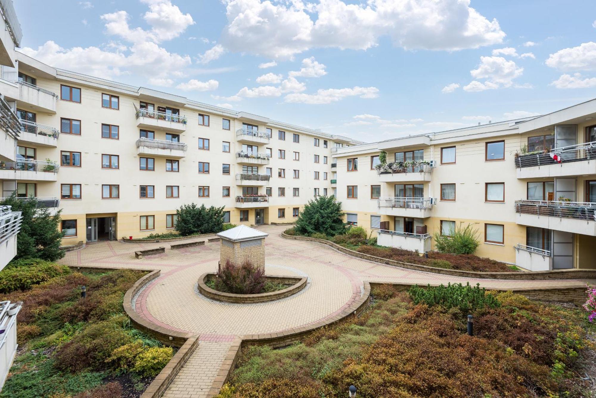 Metro Ksiecia Janusza Cosy Apartment Варшава Экстерьер фото